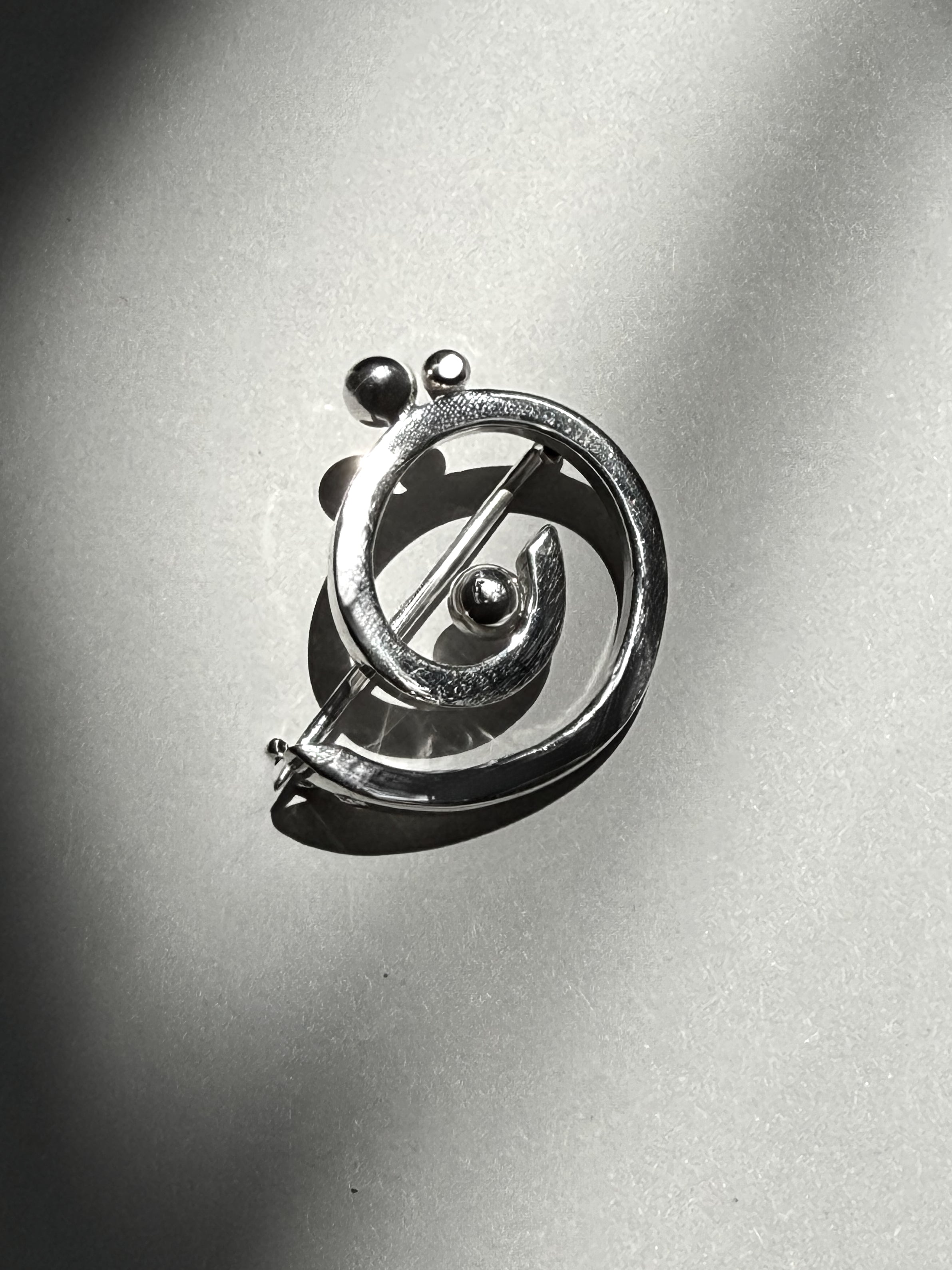 ÓRBITA BROOCH