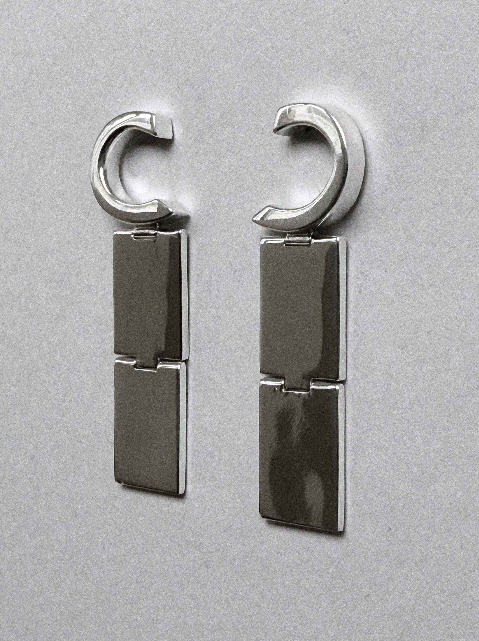 CURVA EARRING – Motion
