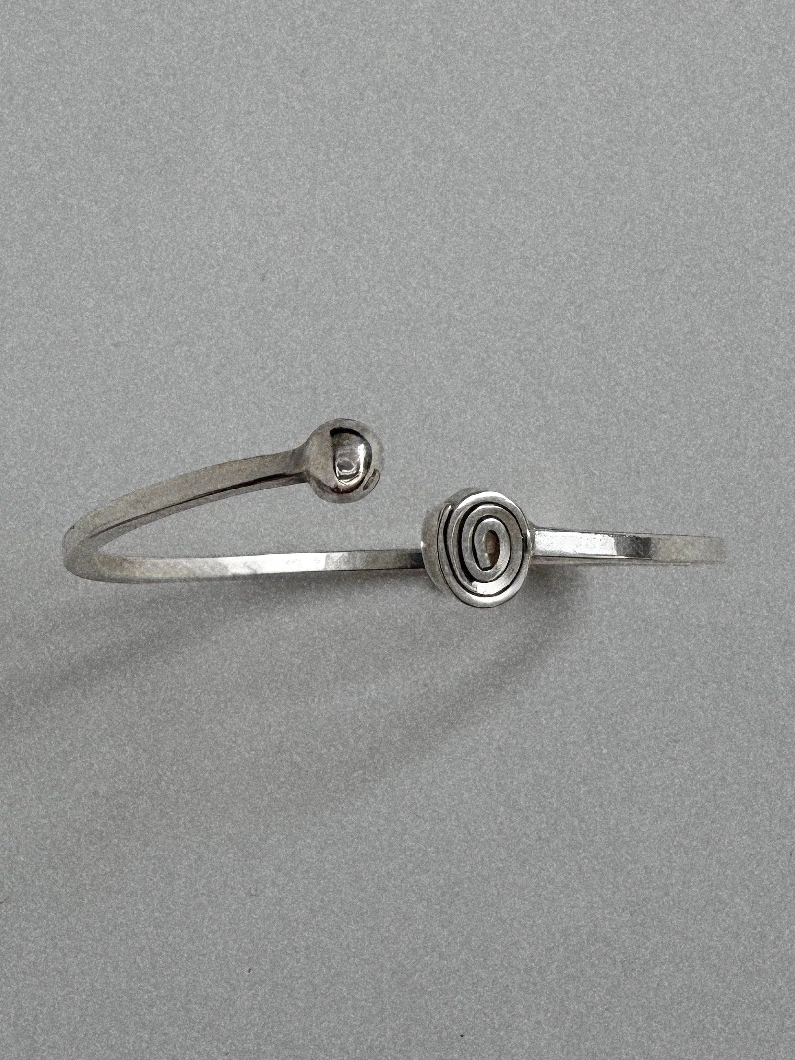 TRAZO - Adjustable Bangle