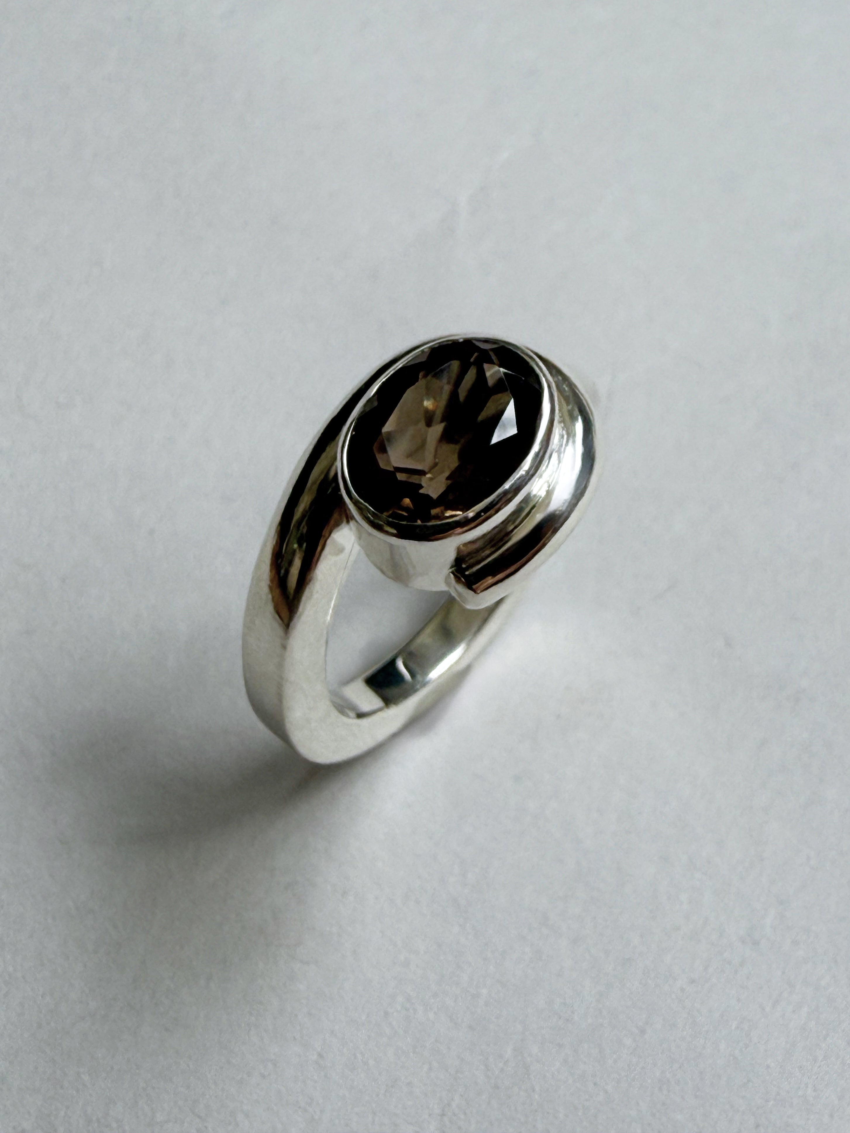 CURVA - Smoky Quartz