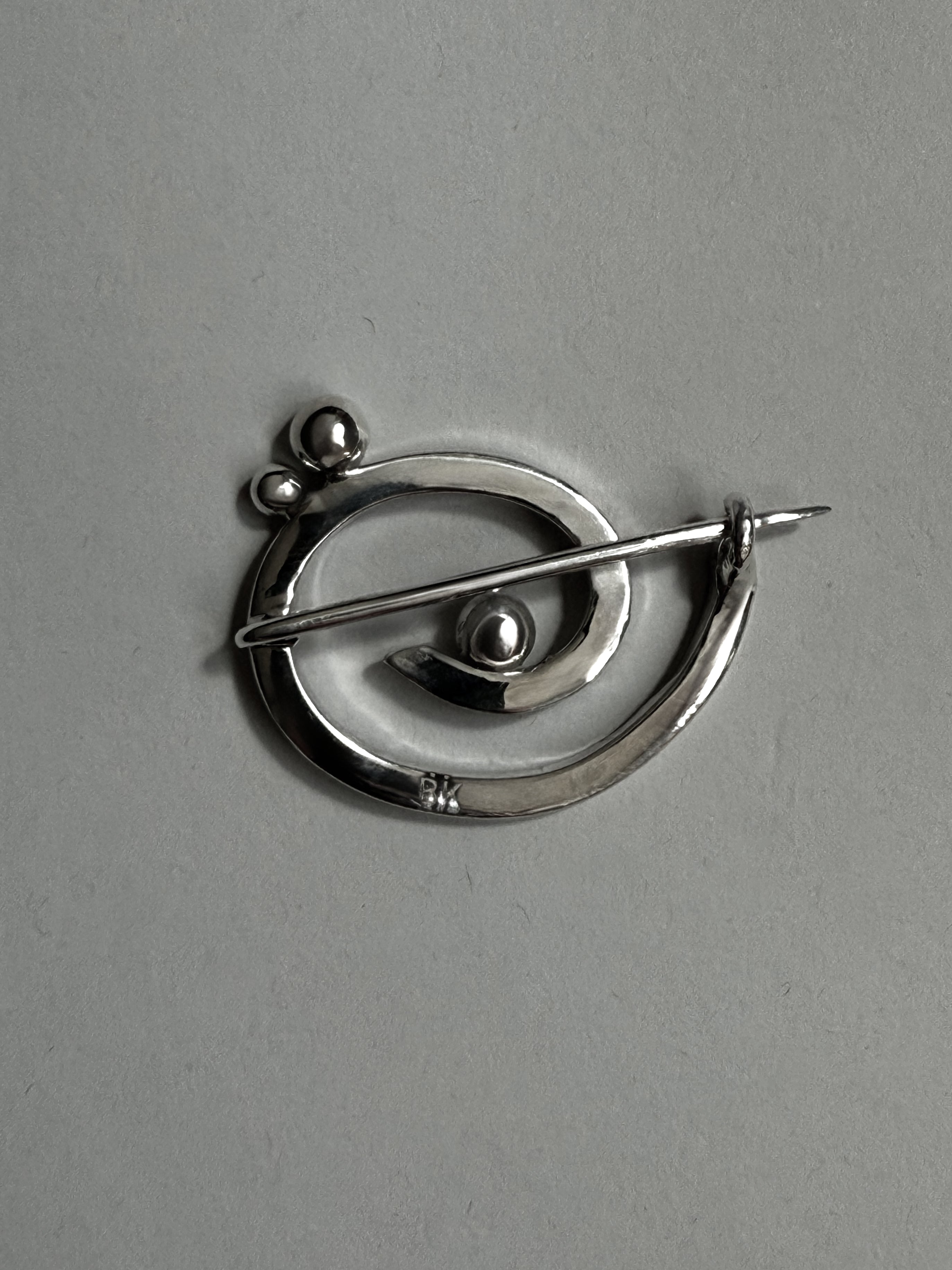 ÓRBITA BROOCH