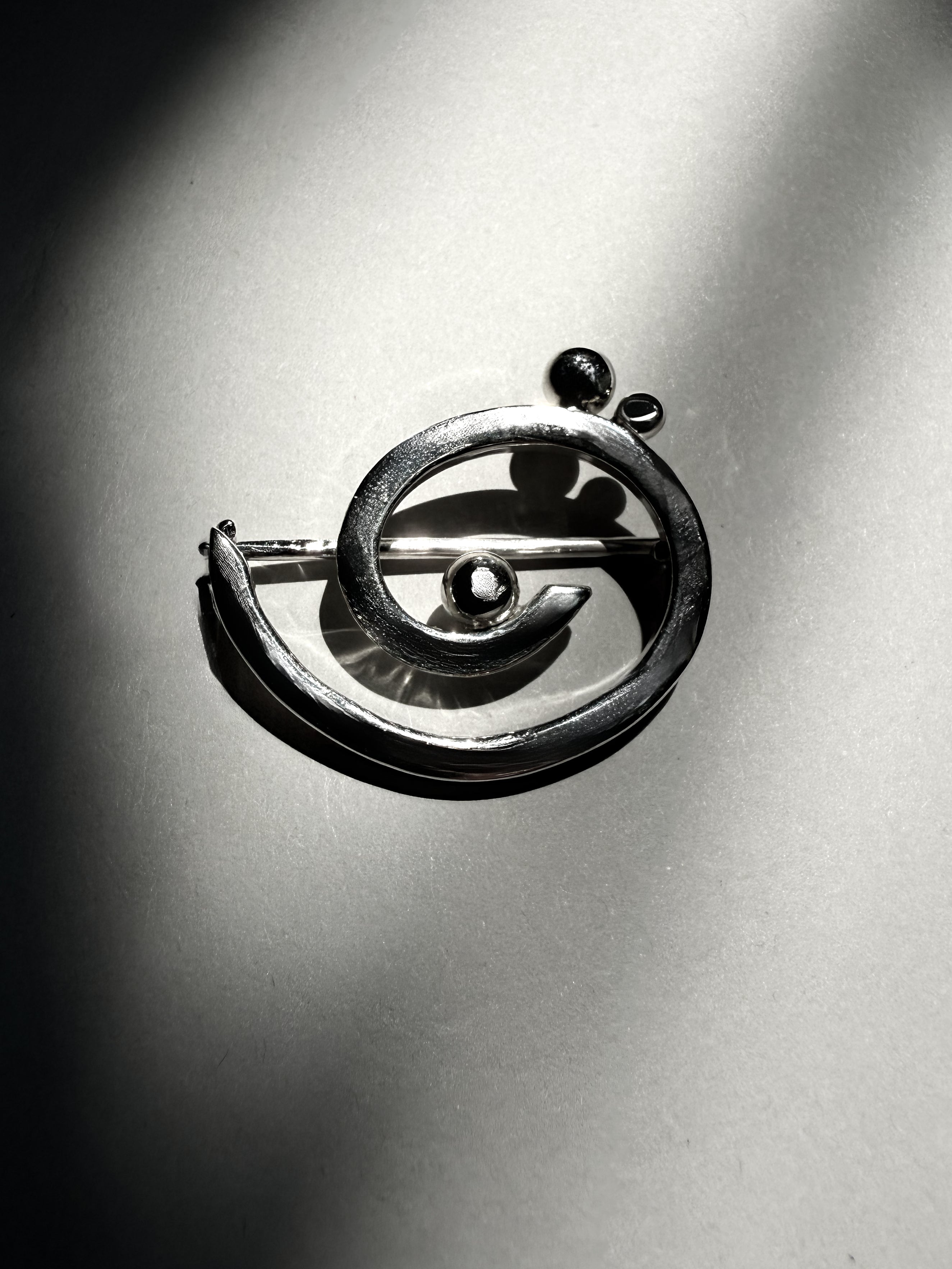 ÓRBITA BROOCH