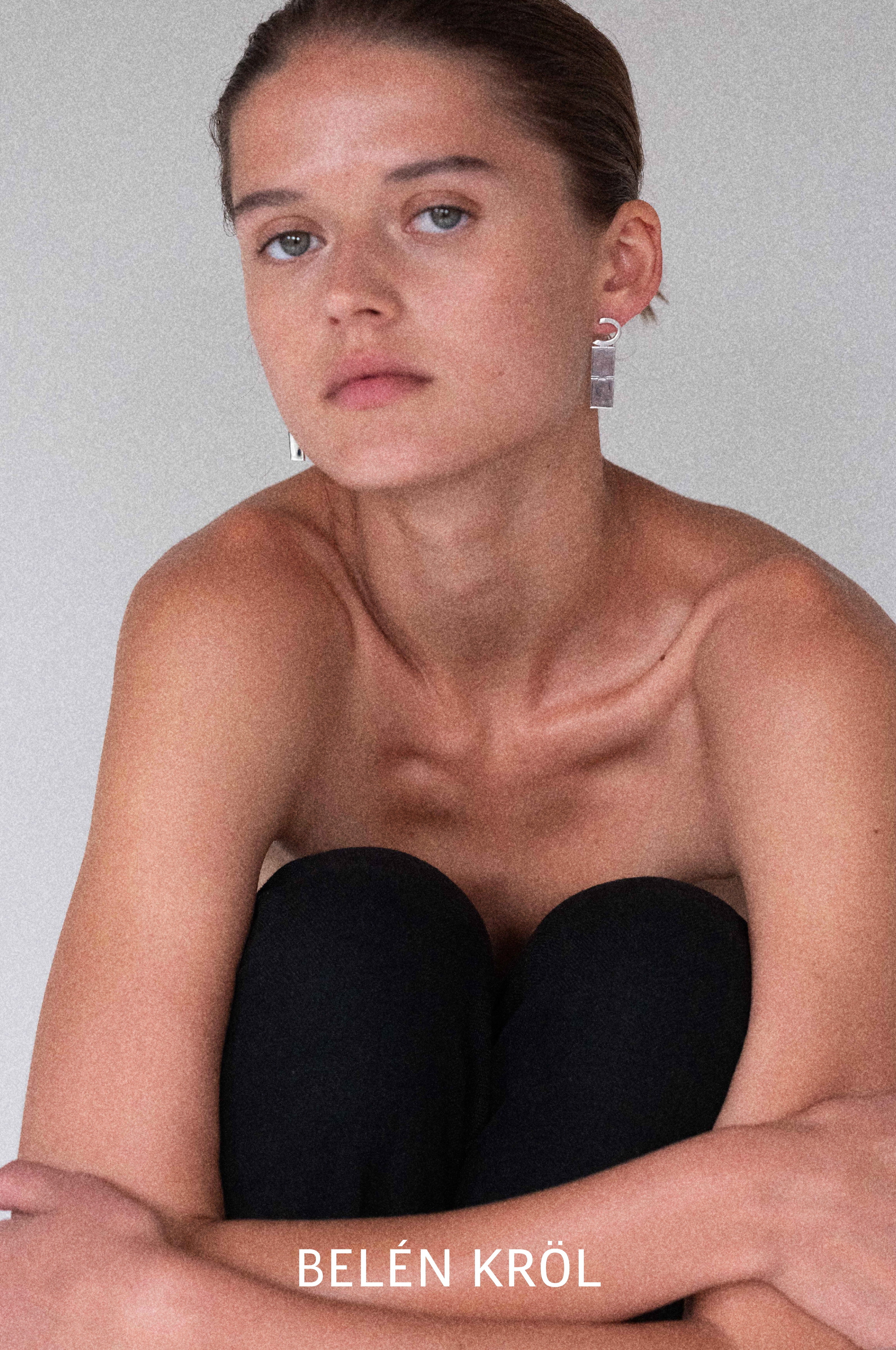 CURVA EARRING – Motion