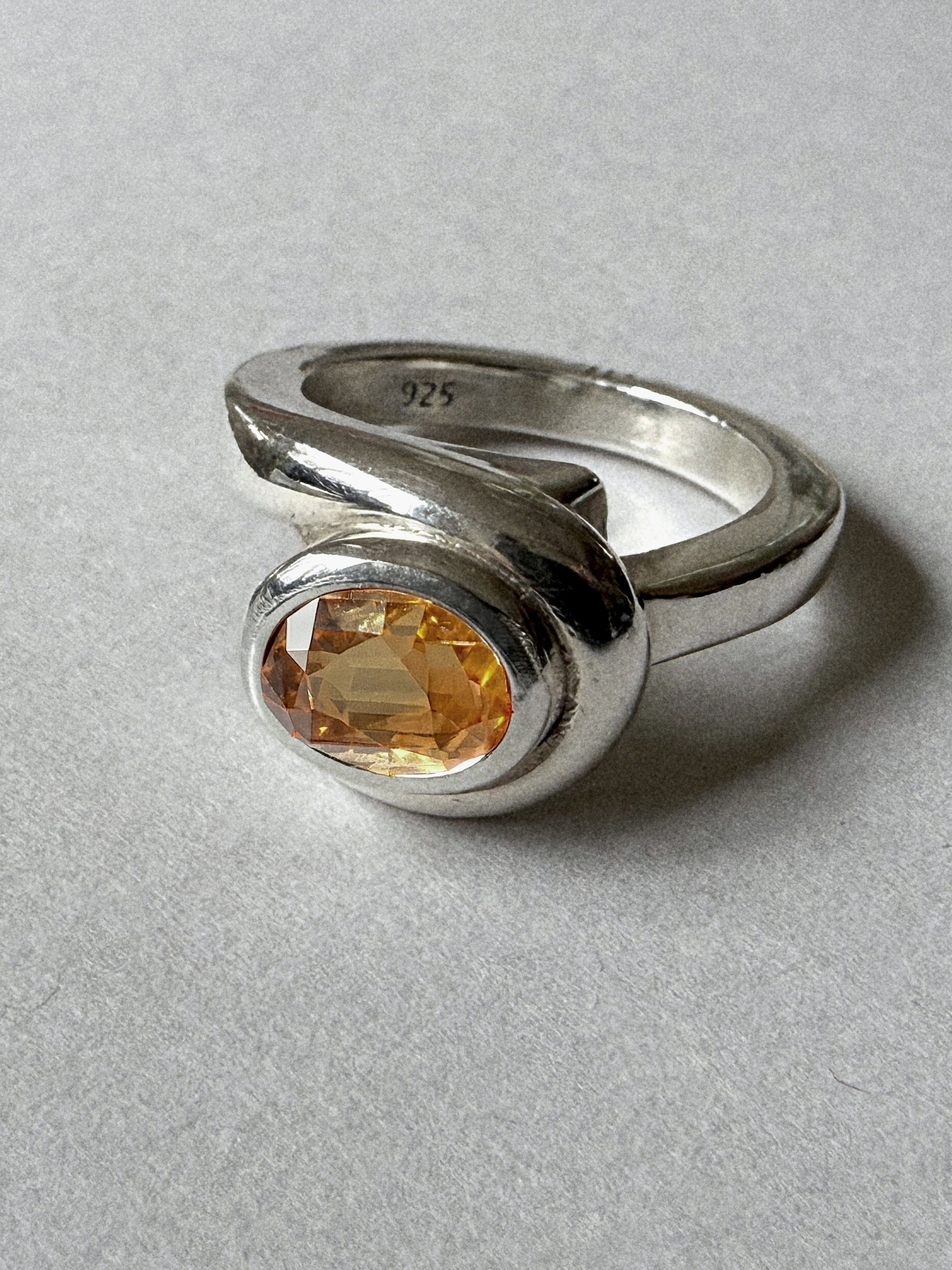 CURVA – Orange Citrine