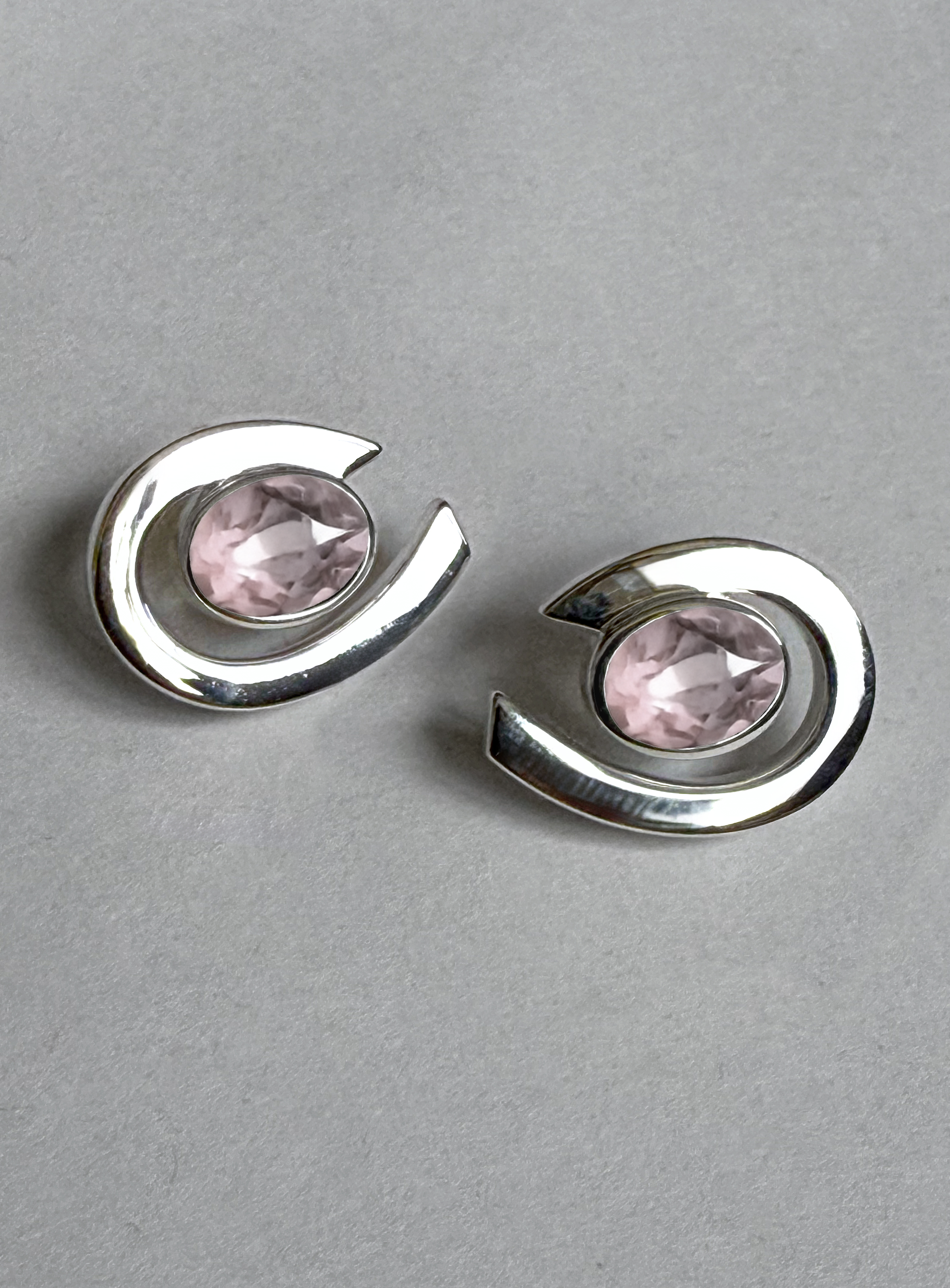 CURVA EARRING - Rose Quartz
